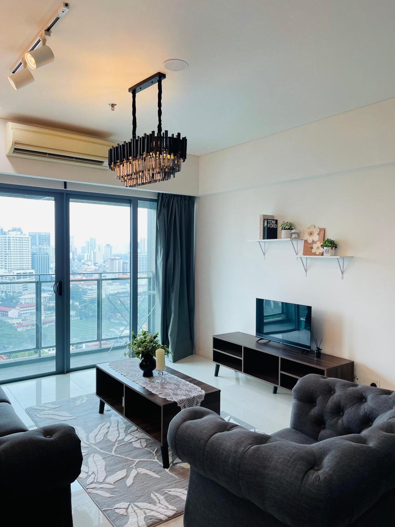Summer Suites Klcc By Impexia Kuala Lumpur Exterior photo