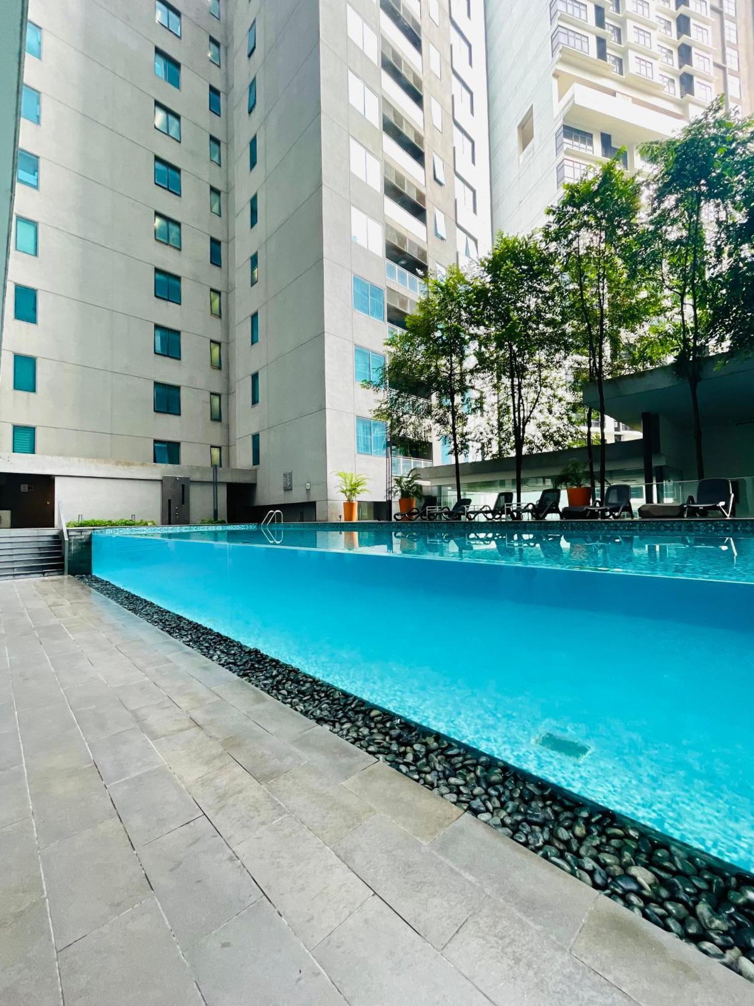 Summer Suites Klcc By Impexia Kuala Lumpur Exterior photo